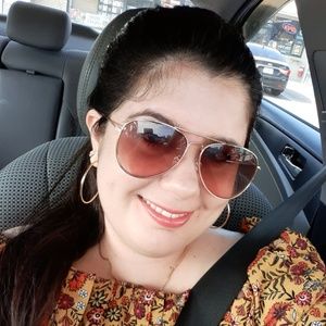 Meet your Posher, Lena